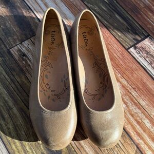 Taos Footwear Women's Brown Leather Loafers